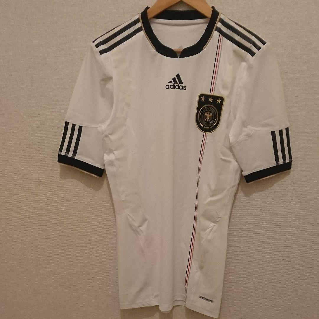 ゲルトミュラー、ヘルムートハーラー直筆サイン入りユニフォーム