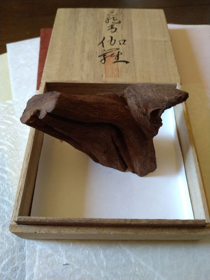 香木.伽羅.沈香.六国五味.天然木 お香用素材 60.42g