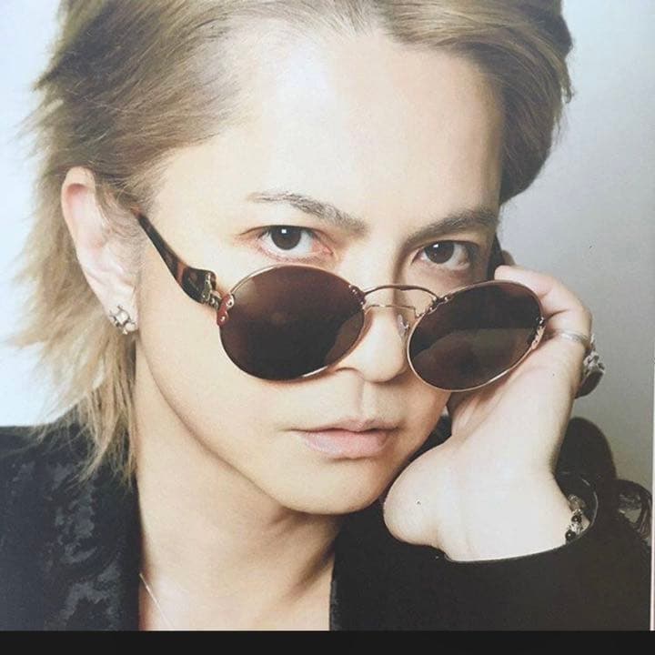 極美品 廃番 試着含め2回のみ使用 廃番 hyde着 私物 プラダ サングラス