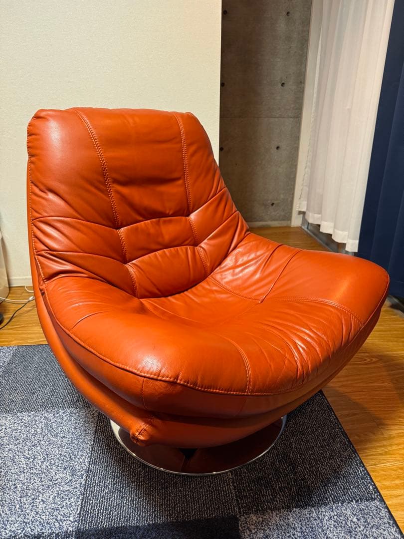 【あ〜】【定価8万】本革ソファ 一人掛け オレンジ 革張り スイベルチェア あ〜】【定価8万】本革ソファ 一人掛け オレンジ 革張り スイベル