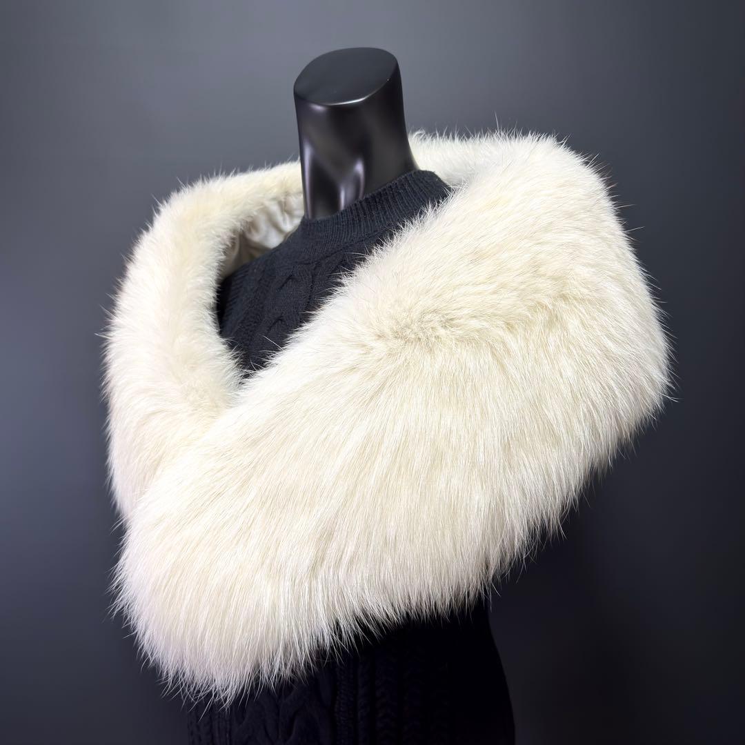 【白華】SAGA FOX サガフォックス ショール ホワイトフォックス 白翼気品 楽天市場】SAGA FOX 高級ショール フォックスファーショール サガ 毛皮
