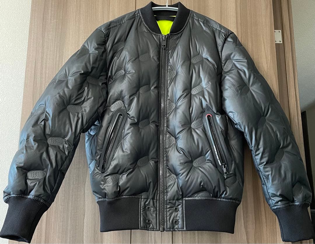ディーゼル]アウター ダウンジャケット MA-1 ロゴ エンボス - メルカリ