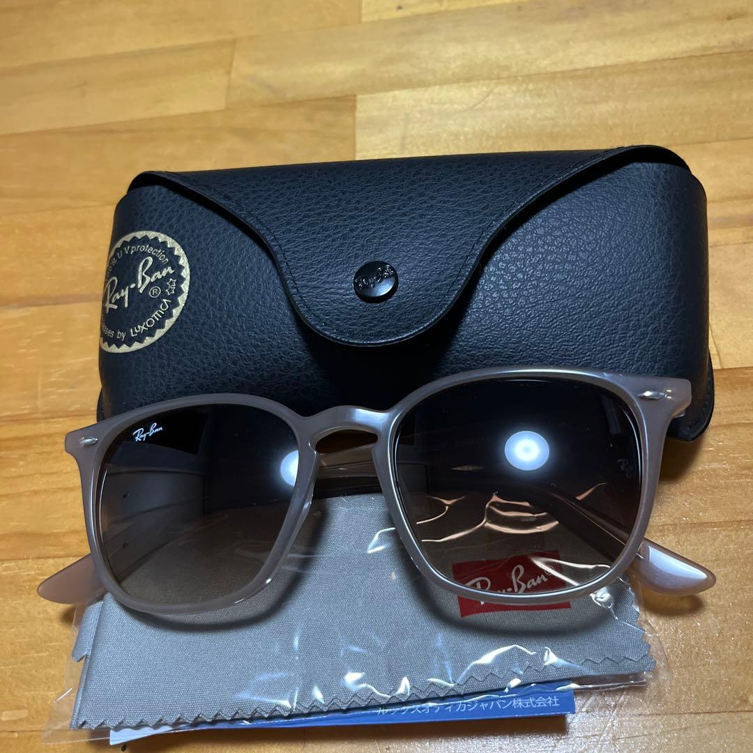 Ray-Ban RB4258F ベージュ　未使用　ブラウンハーフレンズ Ray-Ban（レイバン） サングラス サングラス /RB4258F /ライトカラー