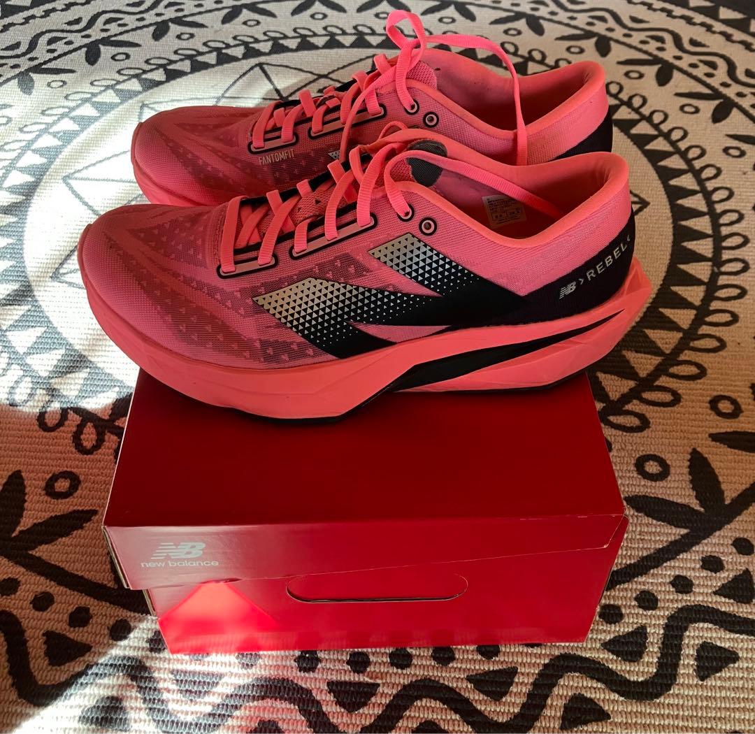 希少New balance FuelCell Rebel v4 26.5cm