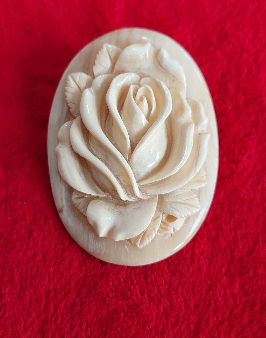 ヴィンテージブローチ 水牛 薔薇 カメオ 立体彫刻 大振り ローズモチーフ E9 楽天市場】Hans-Peter Muller作 ストーンカメオ 最高級ブラックメノウ
