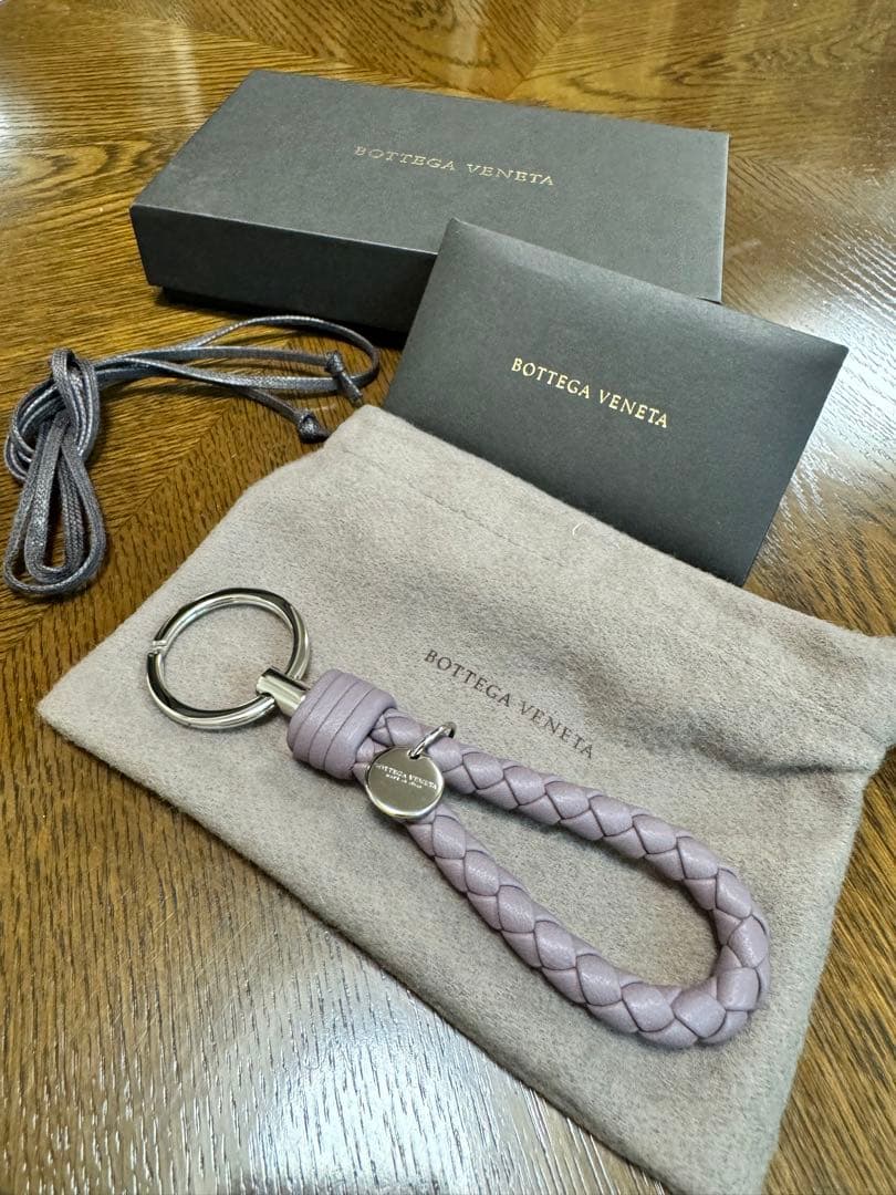 【正規品】新品のボッテガヴェネタ キーリング キーホルダー ラベンダー色 BOTTEGA VENETA - 新品 ボッテガヴェネタ BOTTEGA VENETA キーホルダー