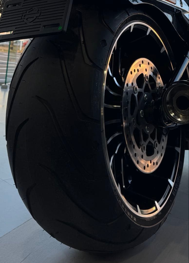 ハーレー ミシュラン リア タイヤ 240/40/18 MICHELIN - パーツセール