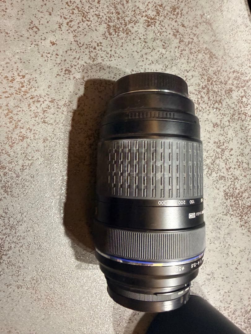 T*O様 OLYMPUS ZUIKO DIGITAL 70-300mm NearMINT] Olympus ZUIKO Digital 70-300mm f/4-5.6 ED Lens Four