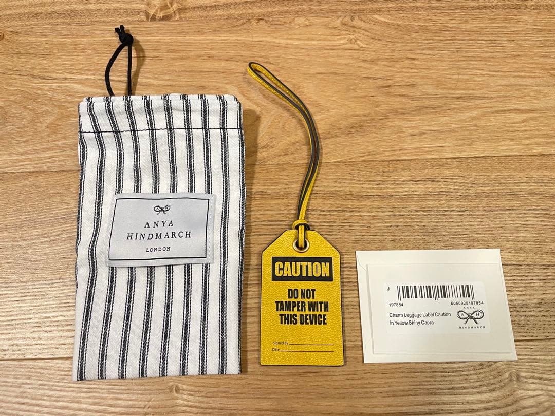 新作新品 アニヤハインドマーチ CAUTION ラゲッジ レーベル チャーム