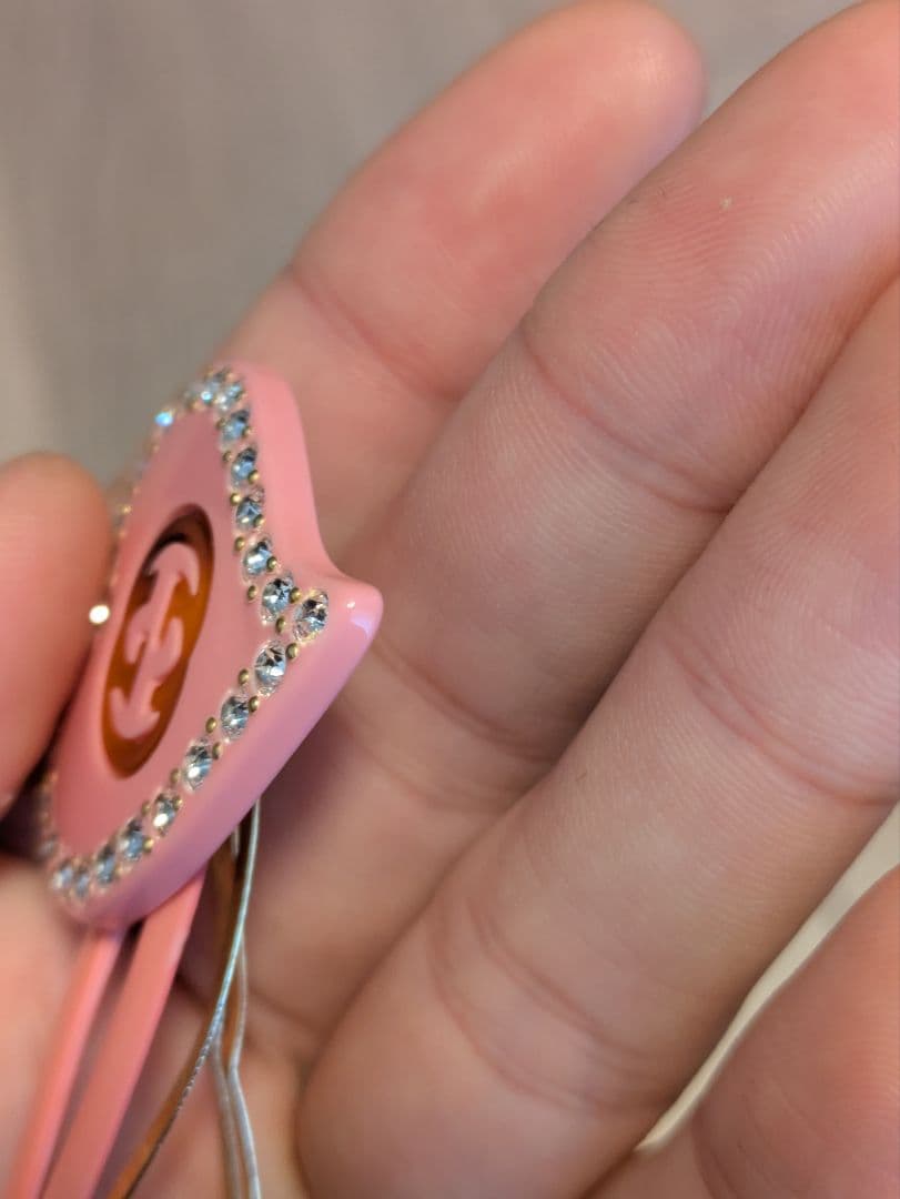 GUCCI ハート型ヘアクリップ ピンク