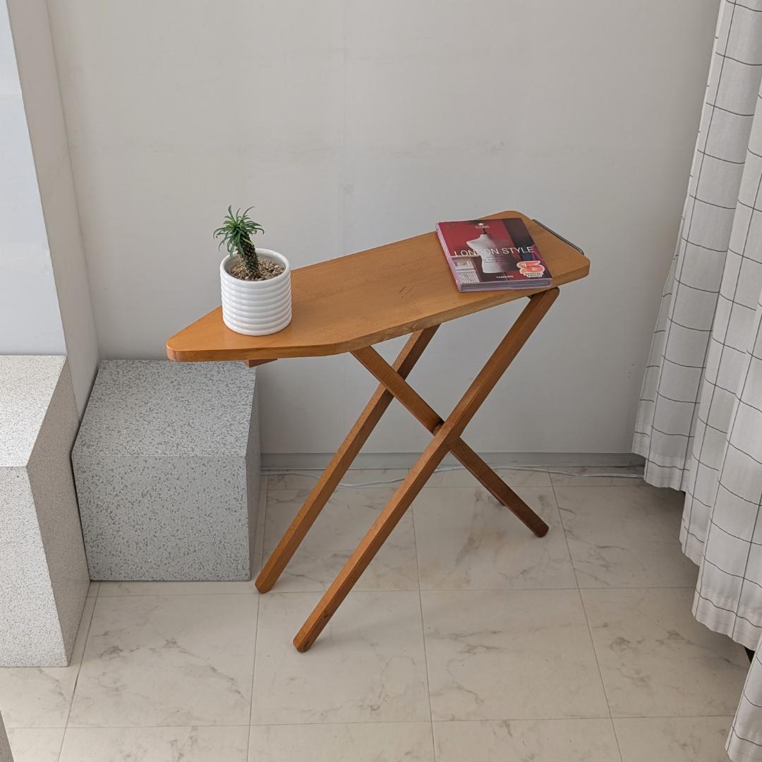 ビンテージ 無垢材 木製 小さめ アイロン台 折りたたみ テーブル 高さ調節 ビンテージ 無垢材 木製 小さめ アイロン台 折りたたみ テーブル 高さ