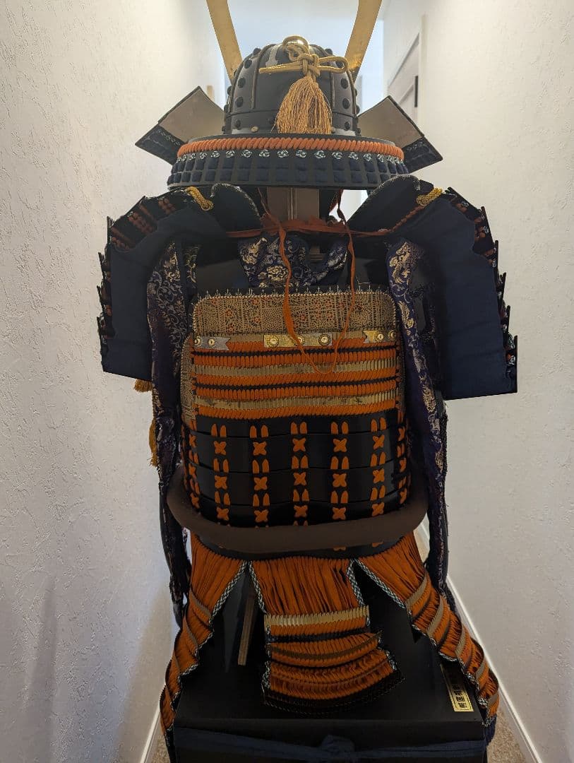 黒胴当世素掛 緋縅 等身大鎧兜 甲 鎧兜 兜黒胴当世素掛緋縅等身大鎧兜