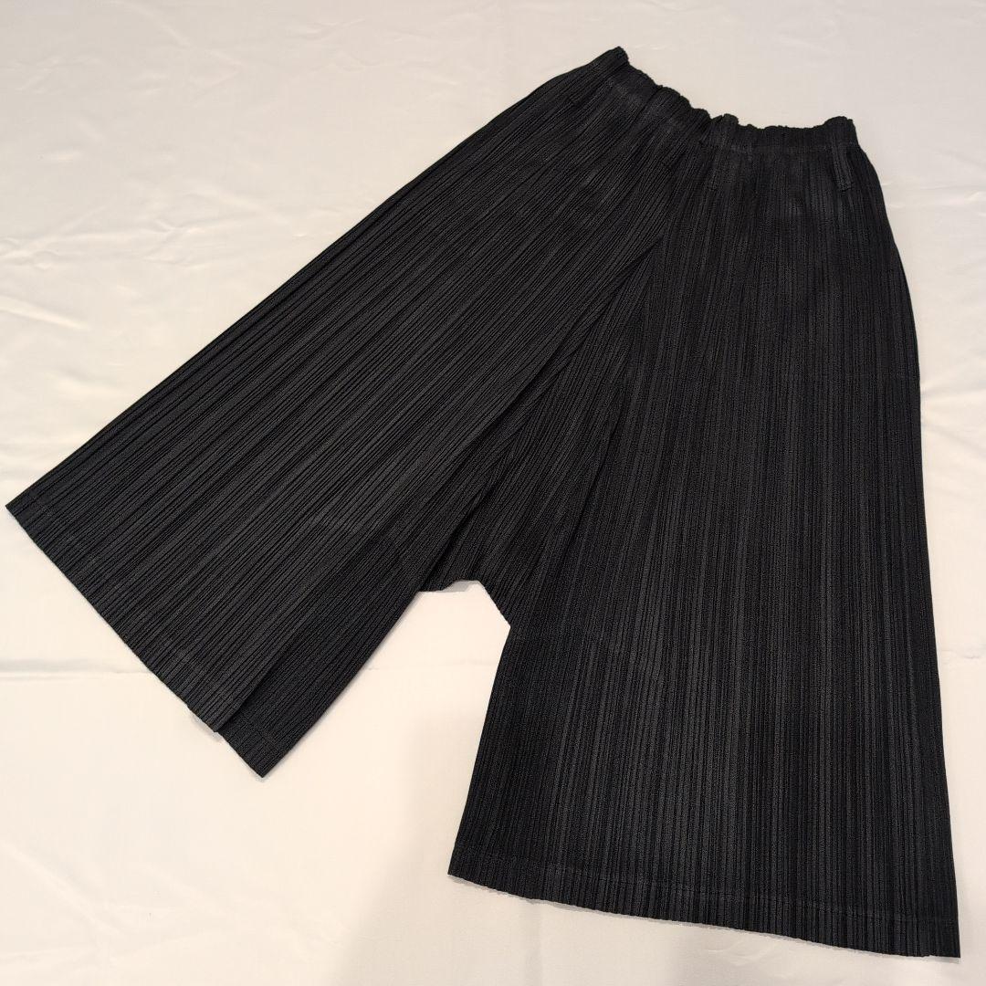 プリーツプリーズ ♥中古品 黒 ガウチョパンツ 中古・古着通販】PLEATS PLEASE (プリーツプリーズ) プリーツパンツ