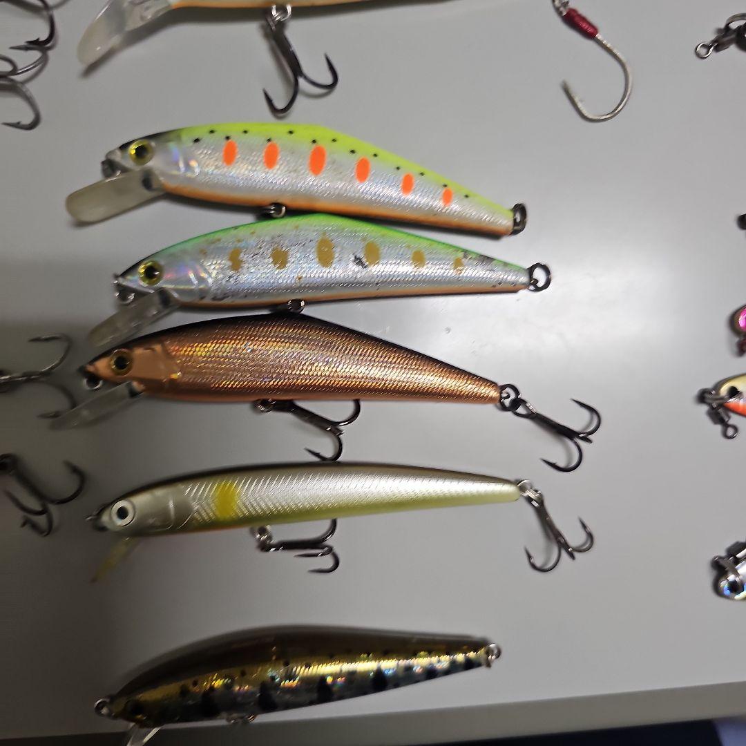 本流サクラマスルアーミノー16本 スプーン11枚セットの通販はau