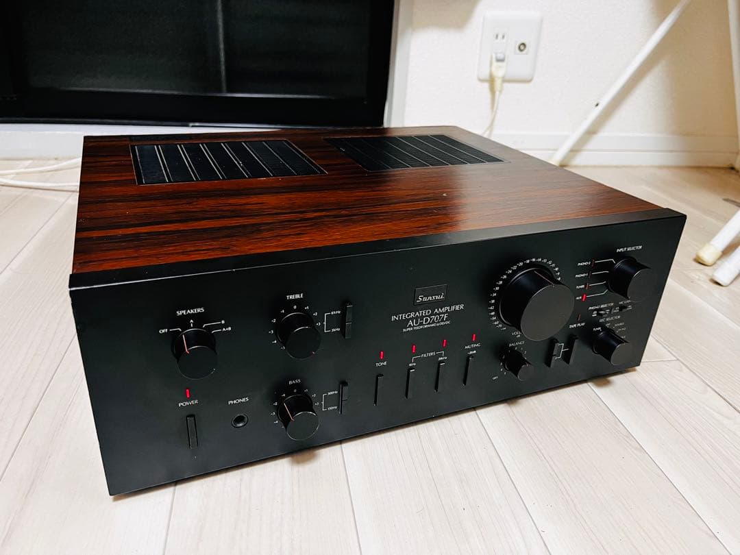 SANSUI AU-D707F プリメインアンプ￥108,000 1980年発売 SANSUI AU-D707Fの仕様 サンスイ