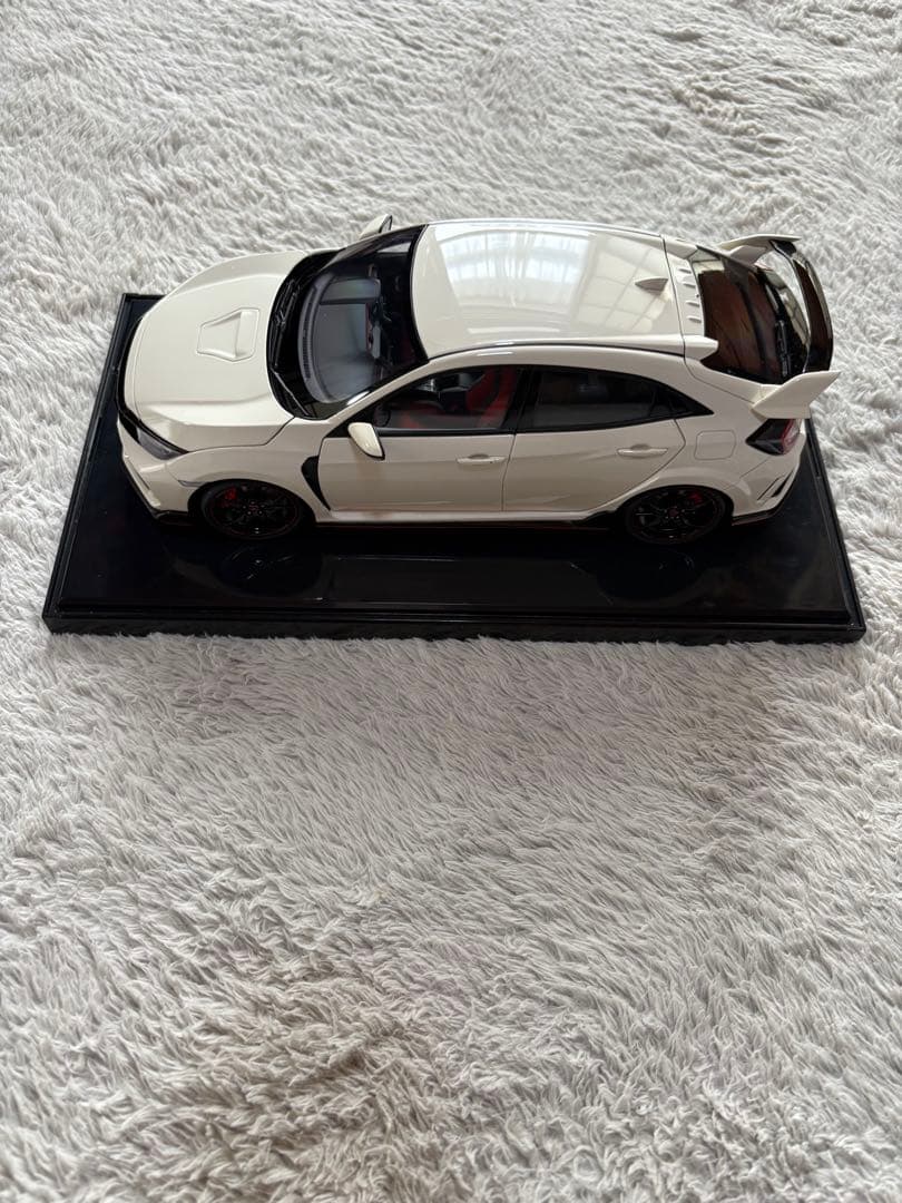 訳あり　ホンダ シビック タイプR 1/18 スケールモデル ホンダ「シビック Type R」ラリーレッドの1/18スケールモデルが登場