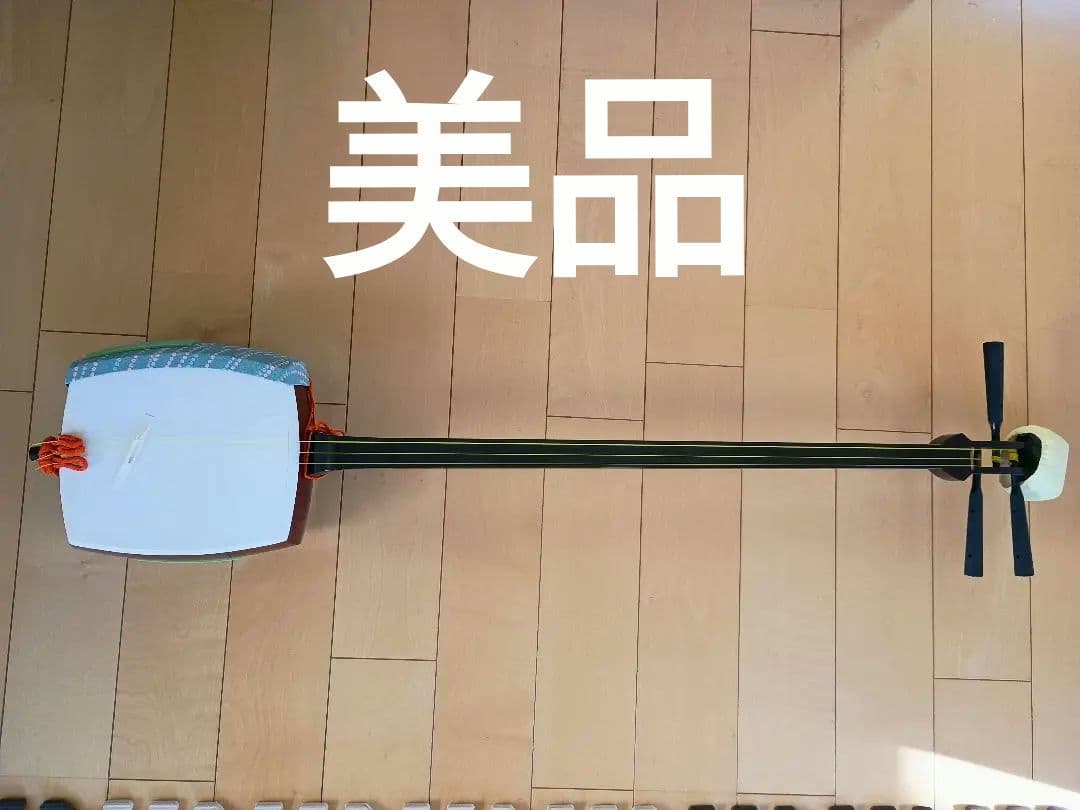 SUZUKIかえで三味線　美品 Amazon | SUZUKI スズキ 細棹三味線セット かえで 木製+樹脂製・のべ棹