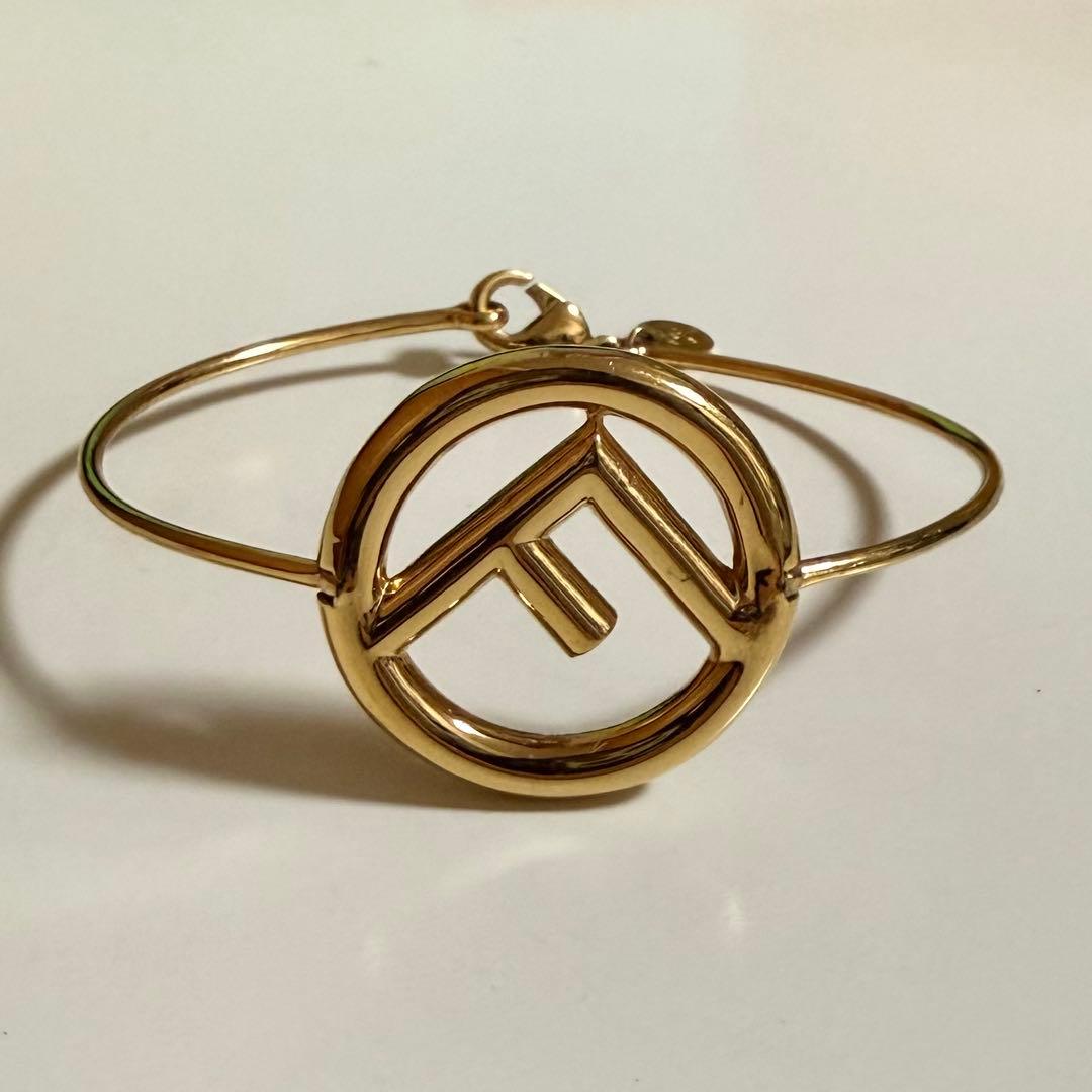 FENDI フェンディ エフ イズ ナローバングルS ゴールド ブレスレットの