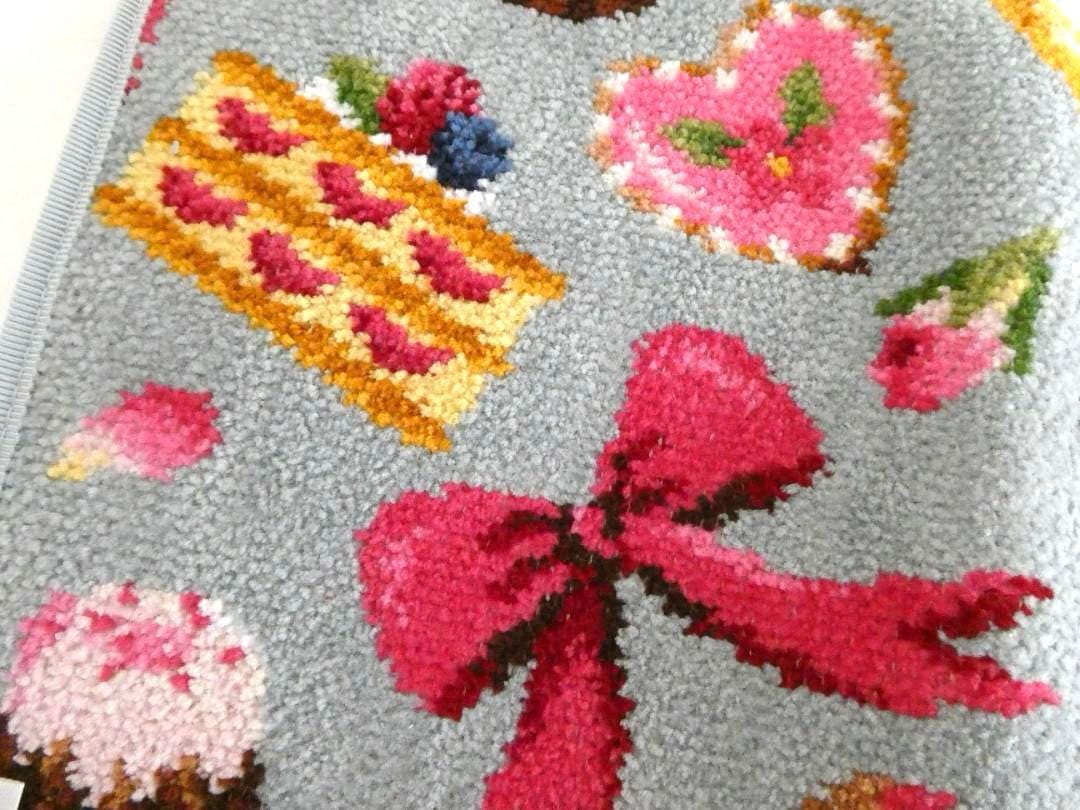 フェイラー】マルチケース 収納ポーチ シュークリームやカヌレ、マカロン