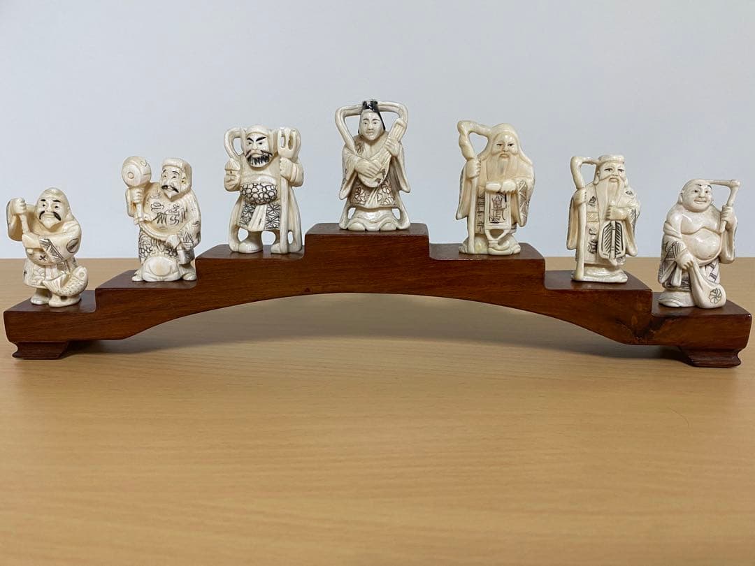 七福神 細密彫刻 時代物 東洋彫刻 縁起物 開運 置物 象牙風 七福神 細密彫刻 古美術 置物 練り物 象牙風 東洋彫刻 縁起物 飾り