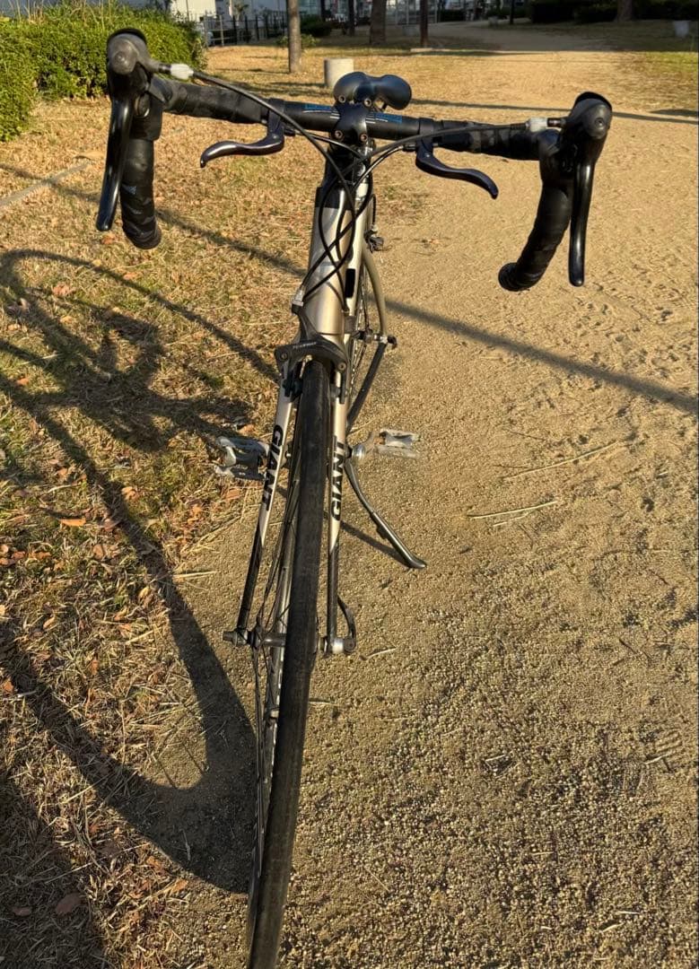 GIANT DEFY】ロードバイク／スタンド付き／要整備