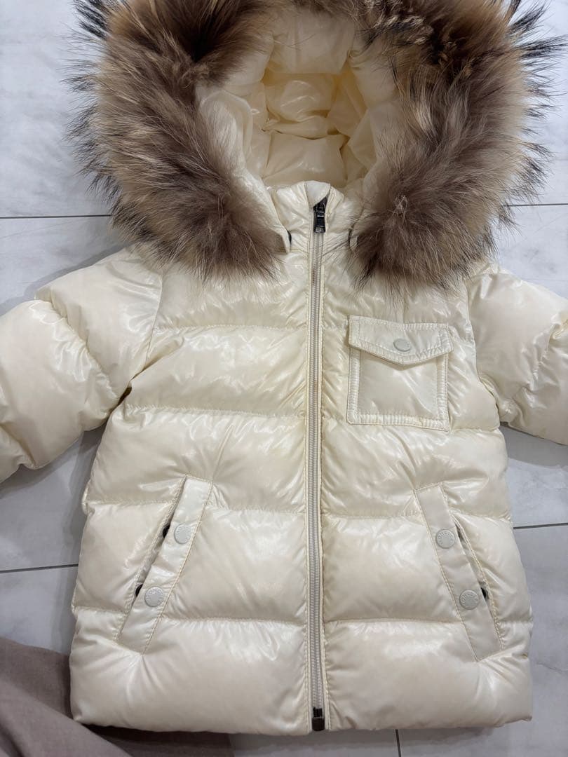 モンクレール　ファージャンパー　92㎝ MONCLER (モンクレール) ファーフード フルジップ ダウンコート ダウン