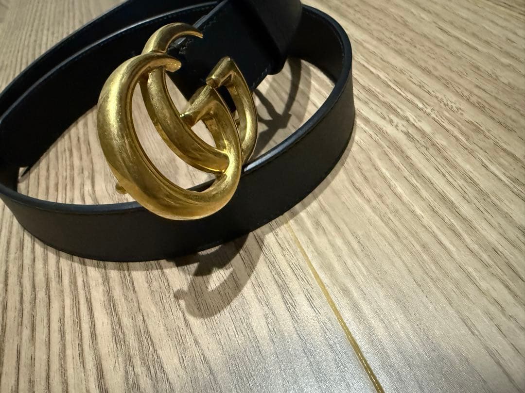 GUCCI ブラックレザー GGロゴ ベルト