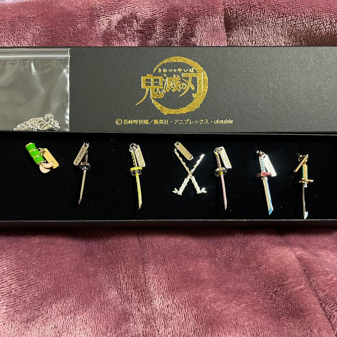 鬼滅の刃　日輪刀チャーセット 鬼滅の刃 日輪刀 セット 鬼滅の刃』のなりきり玩具『DX日輪刀』が10月