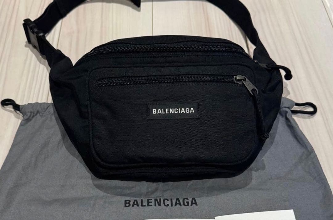 国内正規品 定価12万円 BALENCIAGA Explorer ベルトバッグ 価格