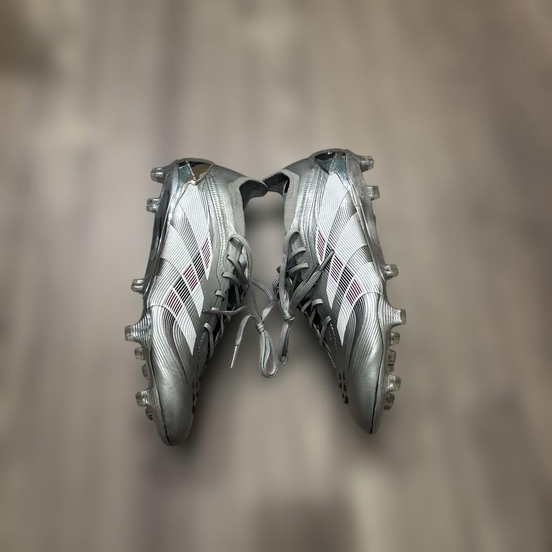 サッカースパイク アディダス プレデターFG ベリンガムモデル 【値段