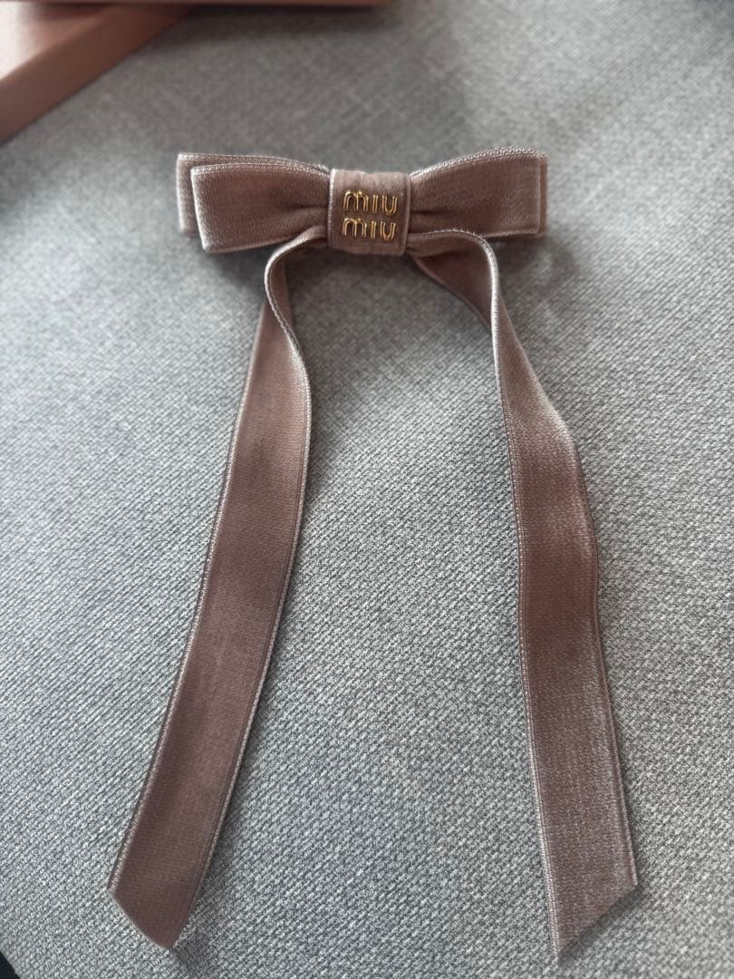 miumiu ベルベット ヘアクリップ ◇完売前に◇【MiuMiu】ベルベット ヘアクリップ (MiuMiu/ヘア