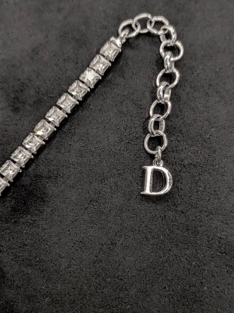 Dior ホワイトフラワーブレスレット スワロフスキー