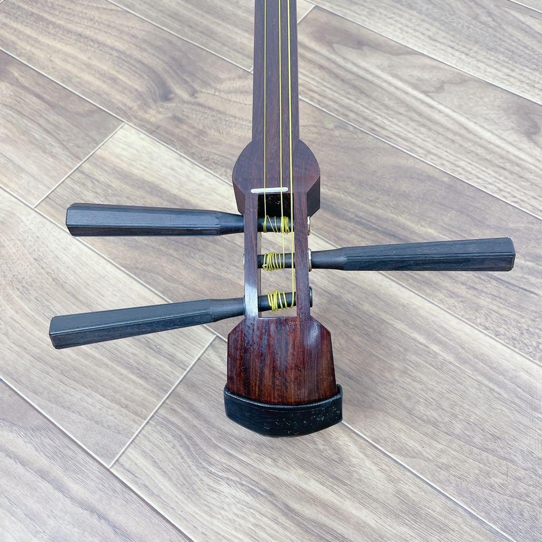 高級三味線 紅木 細棹 トチ有 綾杉胴 犬皮 金ほぞ 和楽器 - メルカリ