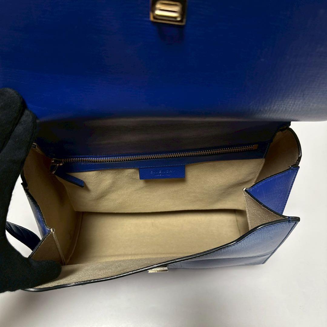 p76【美品】ジバンシー ロゴ型押し パンドラ レザー ショルダーバッグ