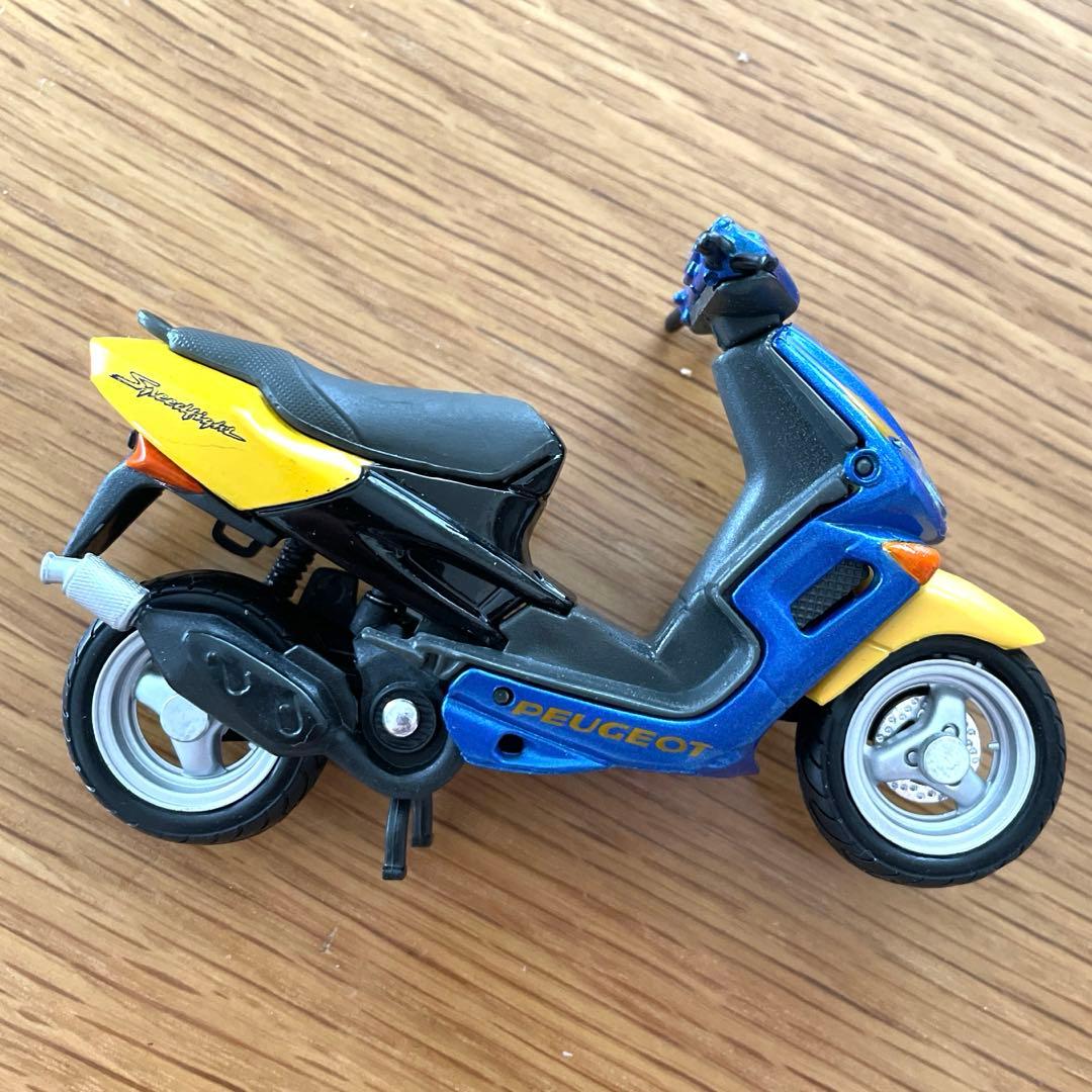 MAISTO バイクミニカー PEUGEOT ELYSEO125 - メルカリ