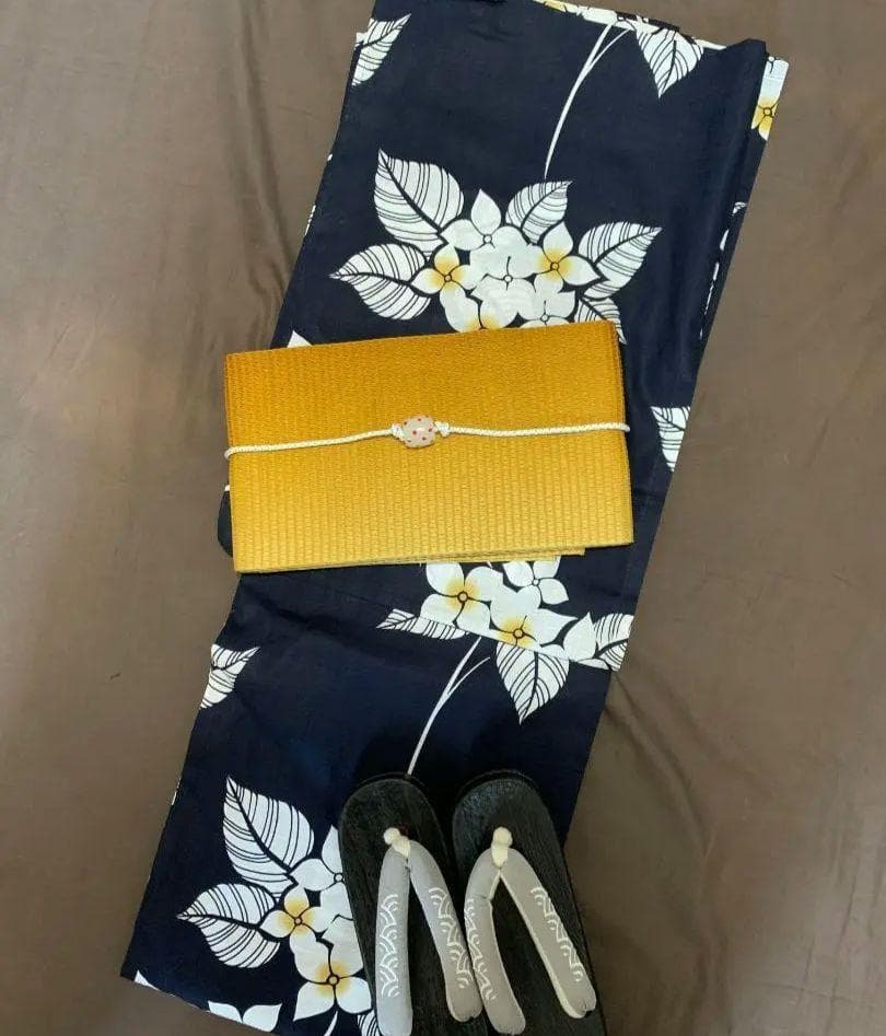 ◆大人ゆかた◆品ある紫陽花（あじさい）紺浴衣◆どなたでもお似合いになるシンプル柄 浴衣 レディース 綿麻 女性浴衣 単品 浴衣単品 ゆかた 大人 上品 個性