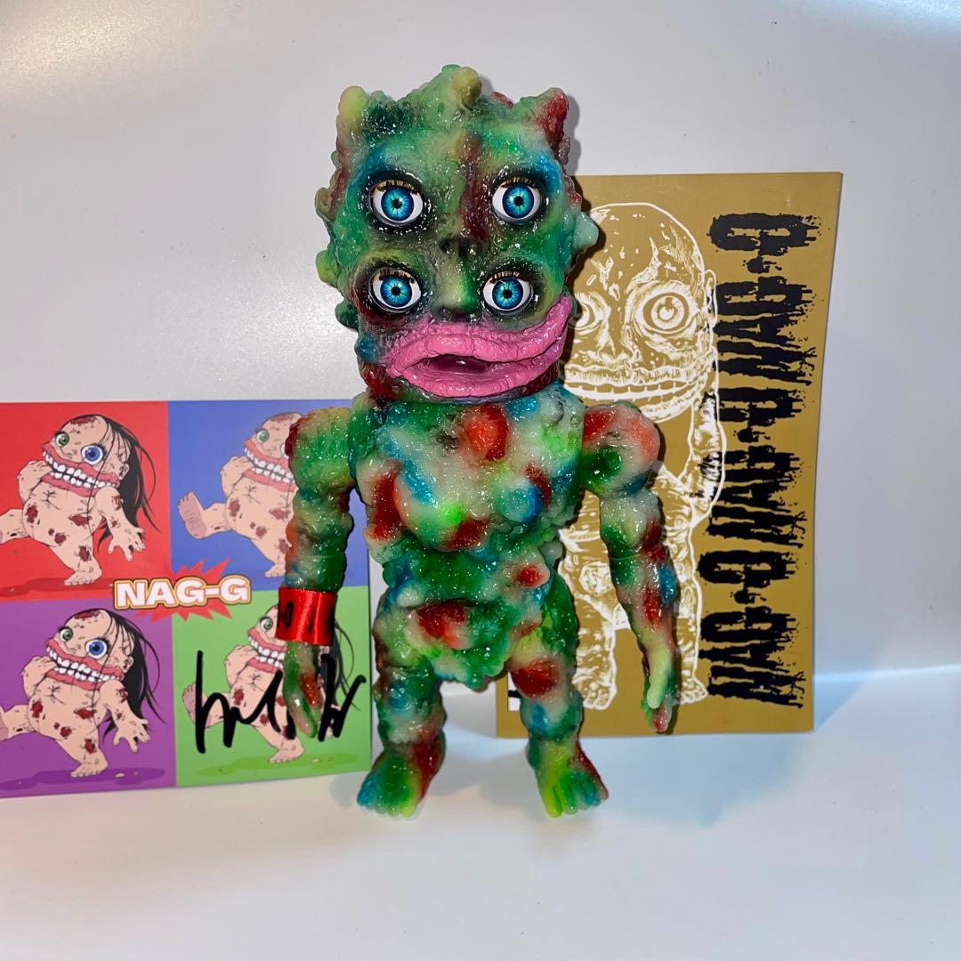NAGG NAGNAGNAG 暴力原人 蓄光 激レア ソフビ NAG-G RIP - メルカリ