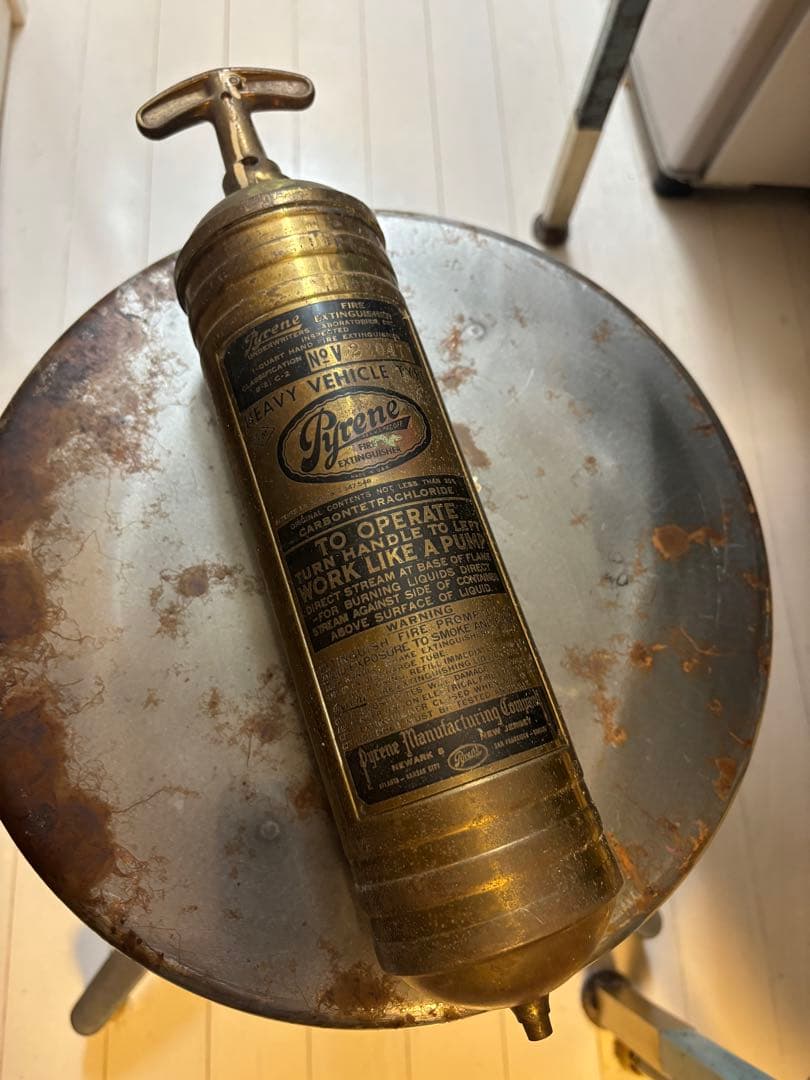 ヴィンテージ 真鍮製　消火器　FIRE EXTINGUISHER 　ブラス英国製 ヴィンテージ 真鍮製 消火器 FIRE EXTINGUISHER ブラス英国製 102047