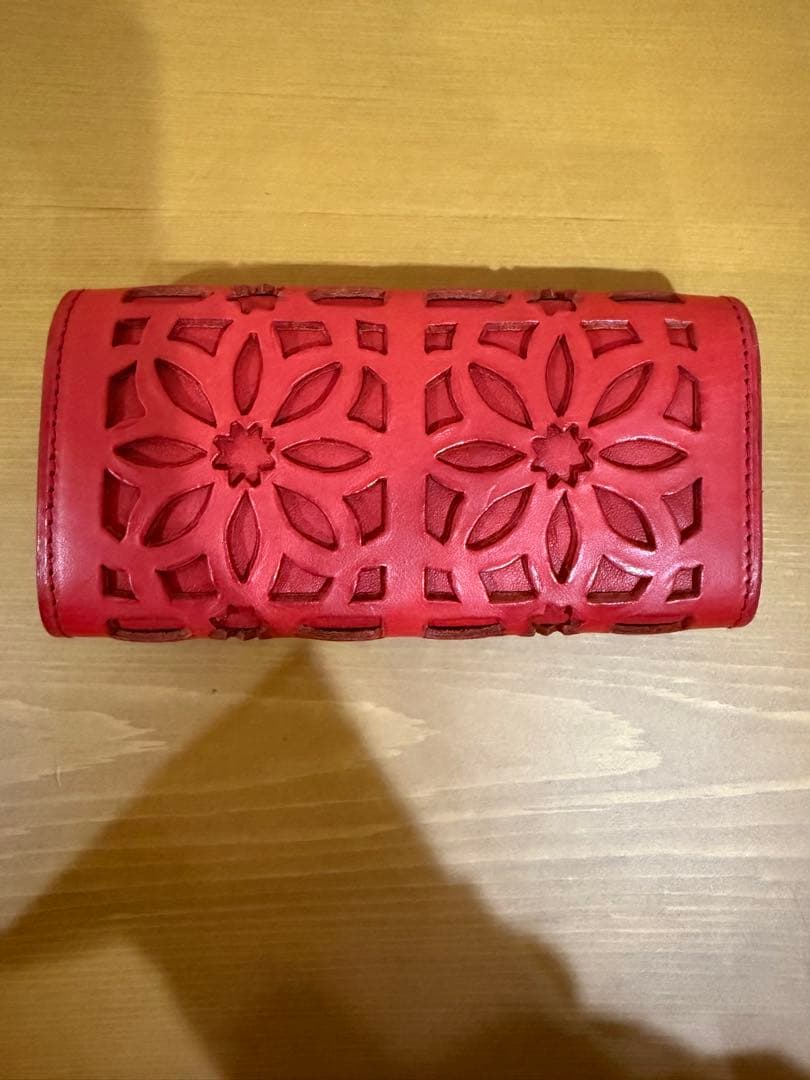 genten レザー カットワーク キーケース レッド 牛革 お 手頃