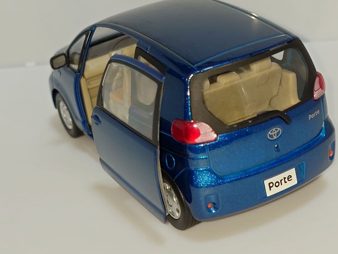 トヨタ ポルテ 初期型 カラーサンプル ミニカー ブルー 1/30 - メルカリ