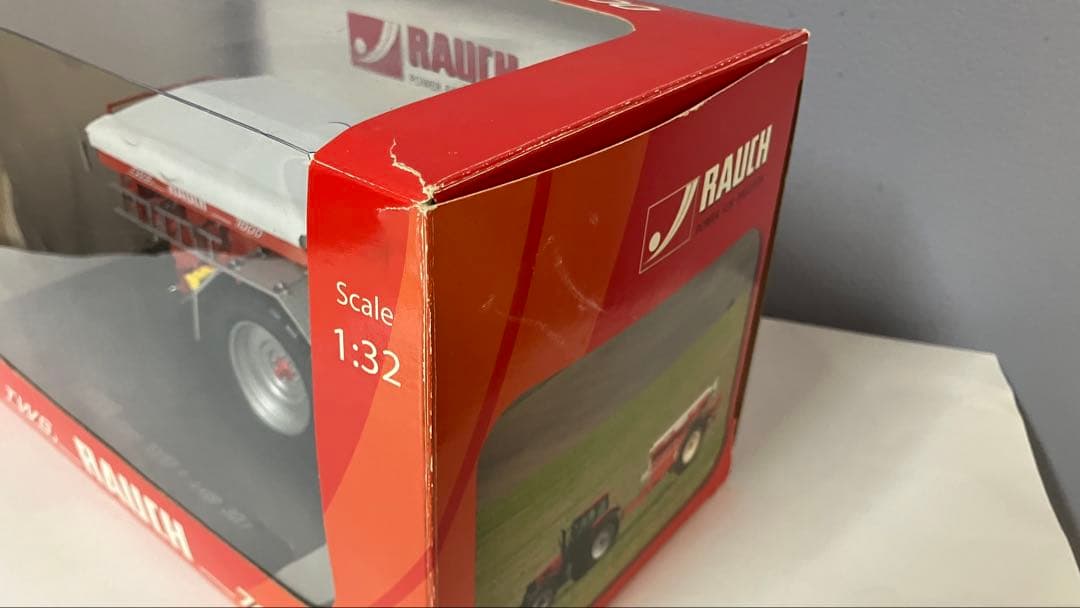 ユニバーサルホビー RAUCH TWS7000 &AXIS 1/32スケール ミニカー