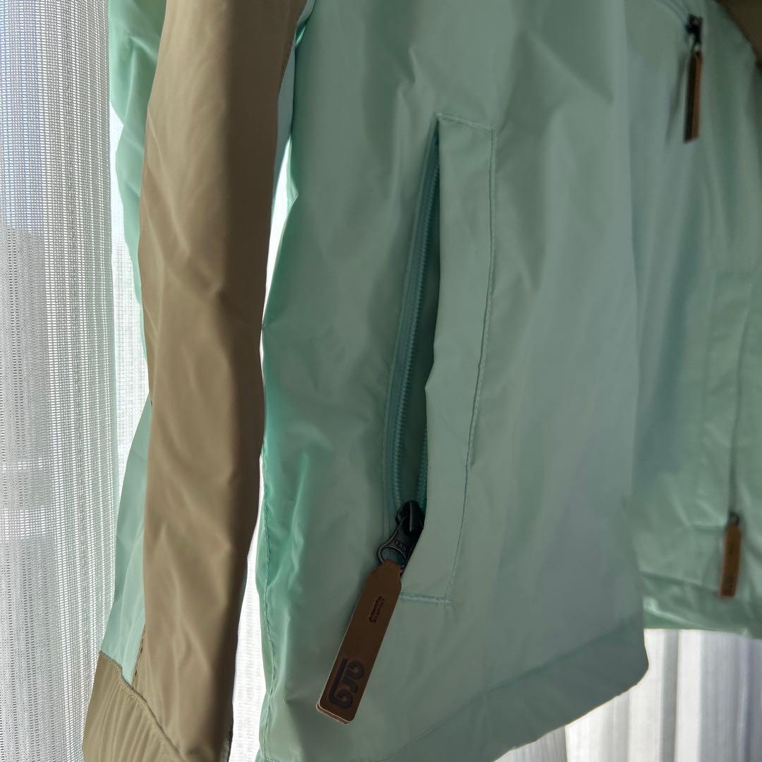 土日限定値下げ！arg 【新品】スノーボードウェア フード付き ベージュ