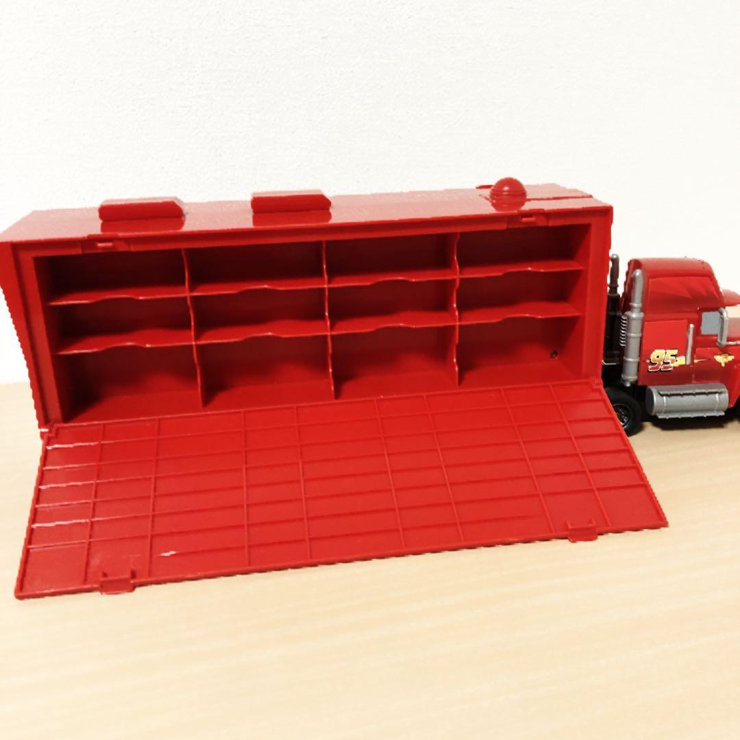 カーズ トミカ たくさんのせよう! 大きなマックトレーラー 24台収納