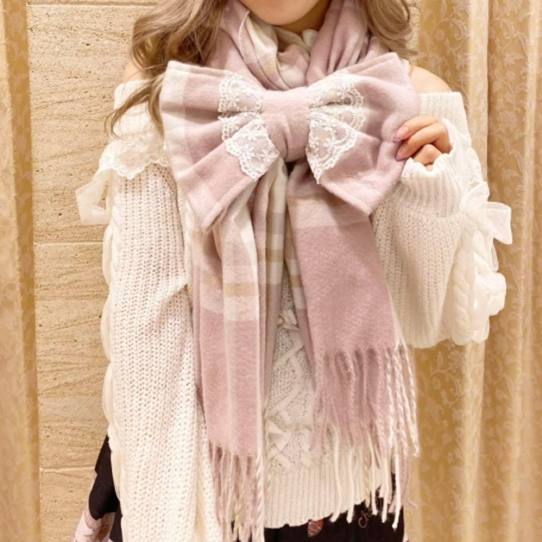 新品未使用美品☆ リズリサ(LIZLISA) リボンチェック柄マフラー