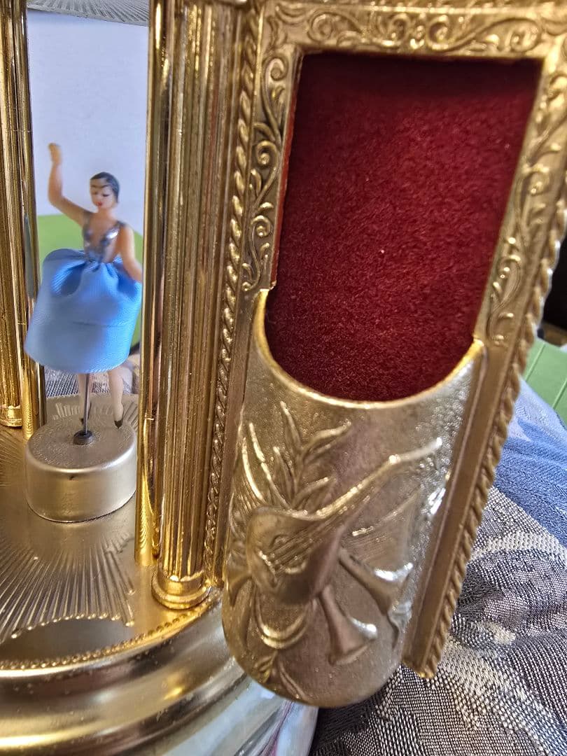 金箔・大理石 REUGE製オルゴール バレエダンスフィギュア付き大理石装飾品