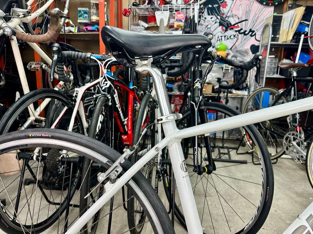 エスケープR3 基本分解発送送料無料！近県の方完成車直接配送等ご相談ください！