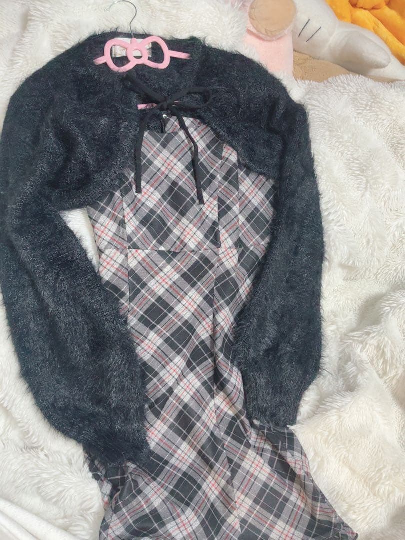 ミシェルマカロン ♡シャギーボレロsetチェックワンピ♡ 𝐍𝐄𝐖 𝐀𝐑𝐑𝐈𝐕𝐀𝐋 】 チェック柄にすそのフリルが甘くてかわいい
