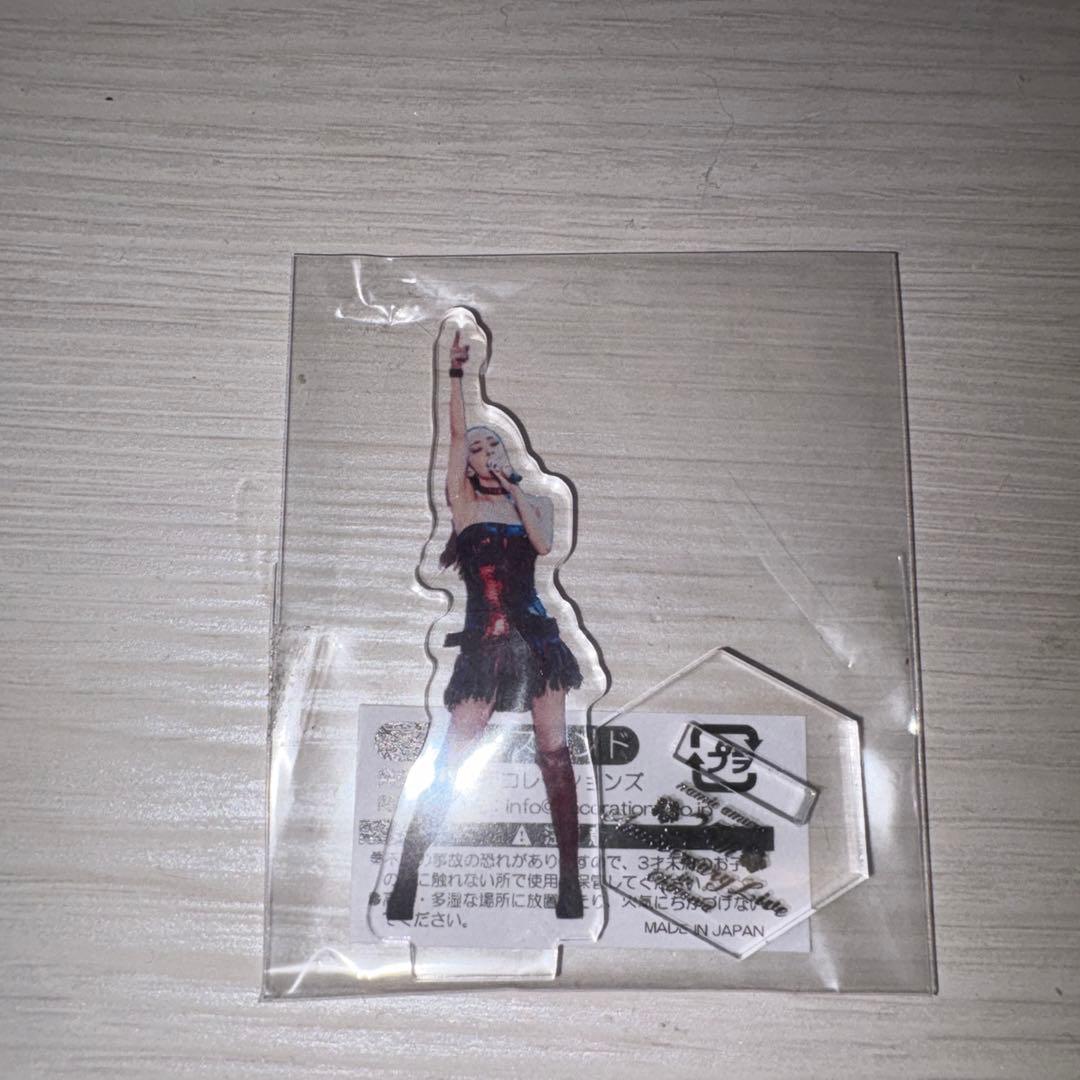 安室奈美恵アクリルスタンド - メルカリ