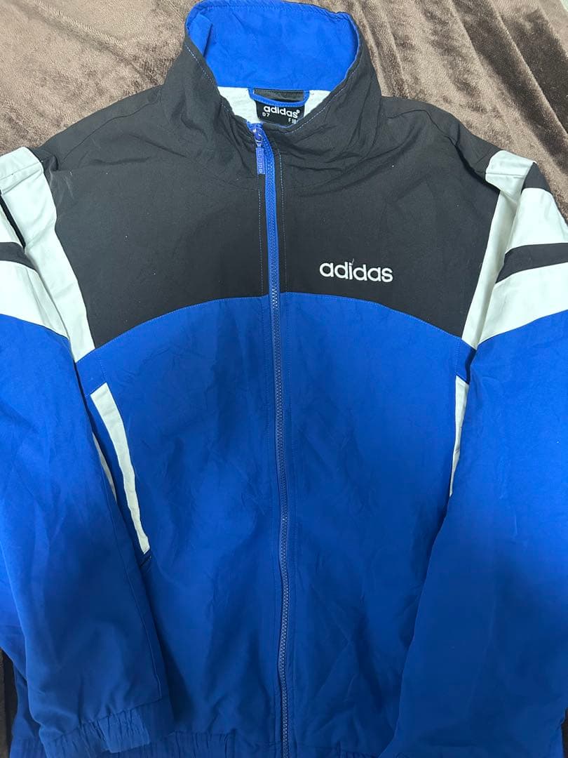 adidas トラックジャケット 青黒 あのちゃん着用