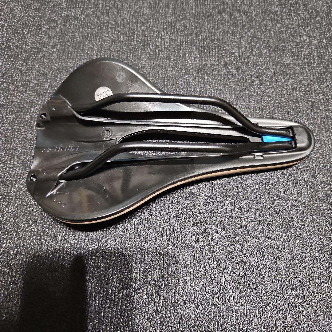 selle italia rovus evo サドル ベージュ